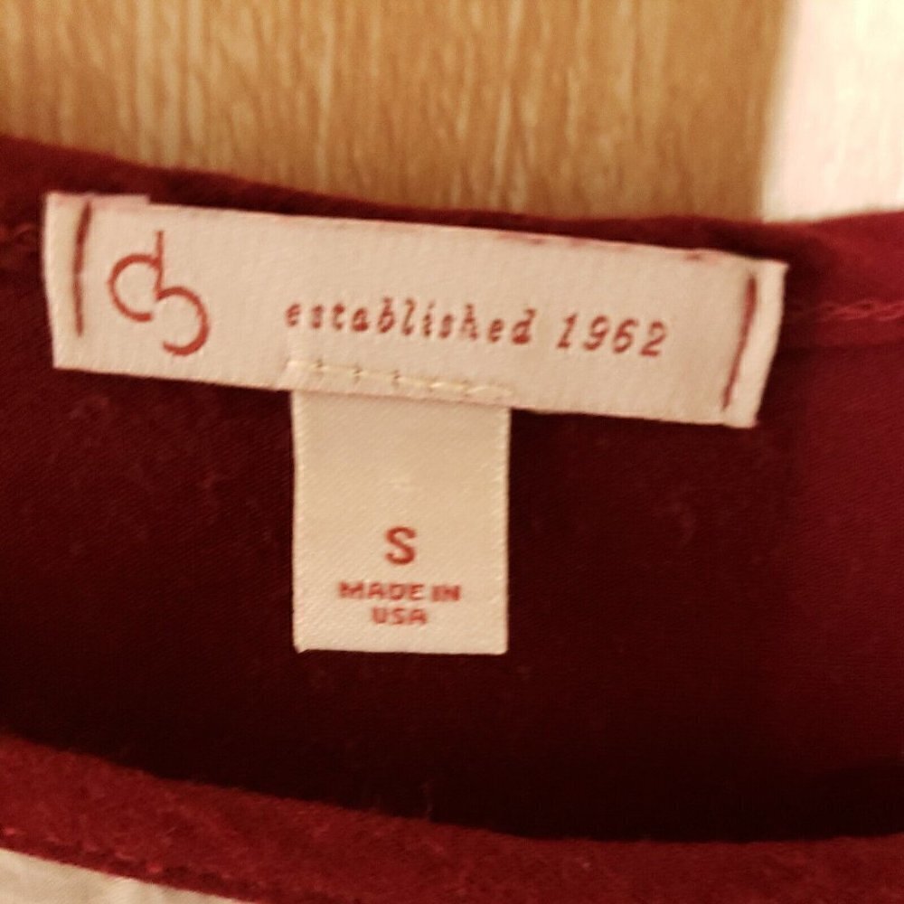 Established 1962 Womens Maroon Floral Stretchy Back Silky Front Top Small Small - Picture 4 of 6